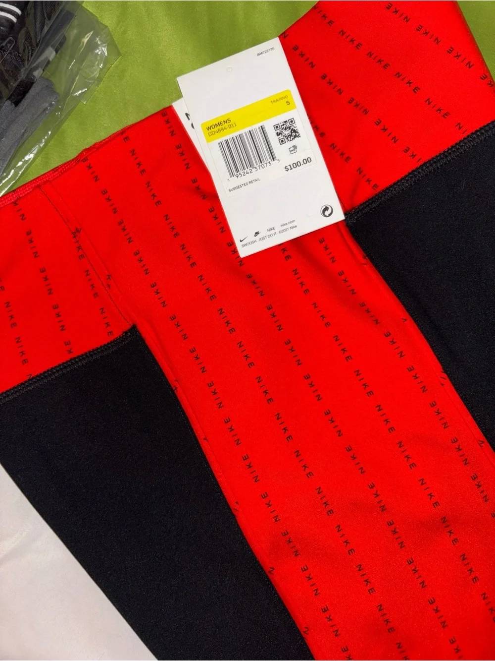 🖤Nike Orange and Black Dri-fit  Leggings with matching tank top🖤